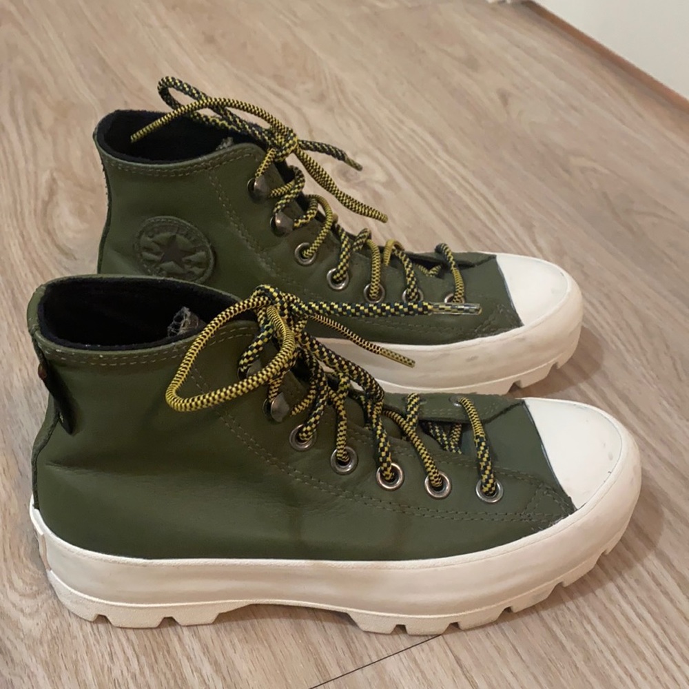 Converse gore Tex high tops